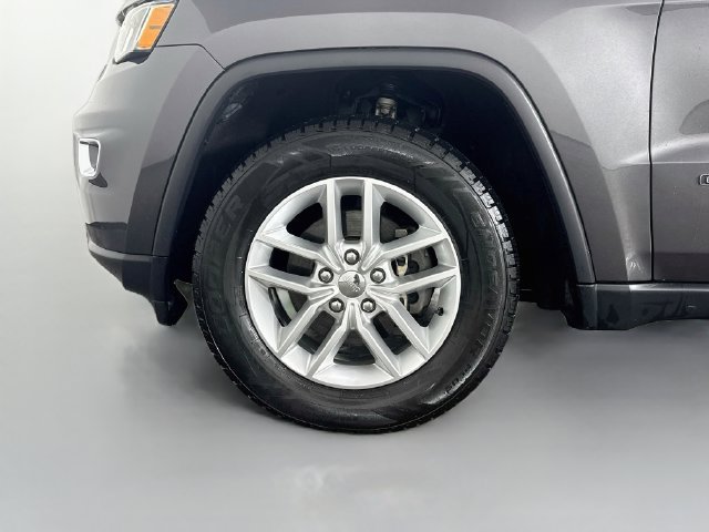 Used 2018 Jeep Grand Cherokee Laredo AWD/4WD image 32