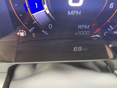 Used 2025 Chevrolet Traverse LT w/ Driver Confidence Package FWD image 12