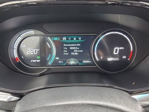 Used 2022 Kia Niro EX w/ Cold Weather Package FWD image 15