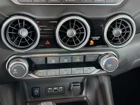 Used 2025 Nissan Sentra SV image 22