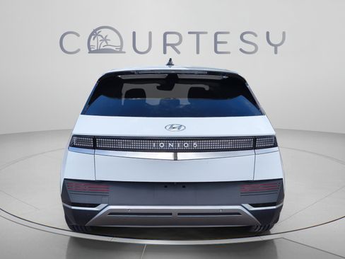 Certified 2022 Hyundai Ioniq 5 SEL RWD image 4