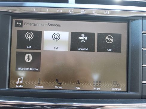 Used 2017 Lincoln Continental Reserve w/ Climate Package FWD image 28