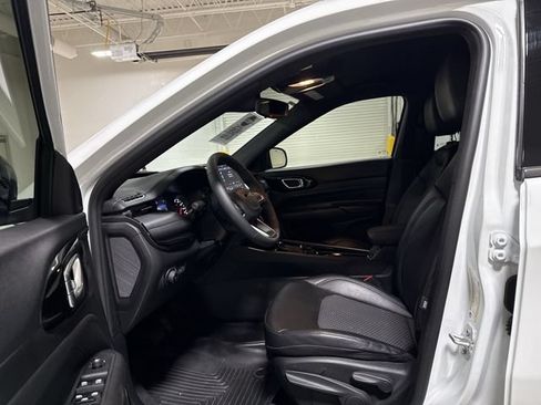 Used 2026 Jeep Compass Latitude AWD/4WD image 19