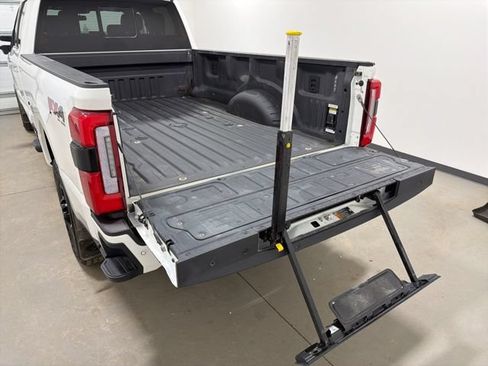 Used 2024 Ford F250 Platinum AWD/4WD image 40