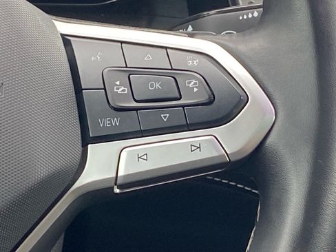 Certified 2024 Volkswagen Atlas Cross Sport SE w/ Panoramic Sunroof Package AWD/4WD image 8