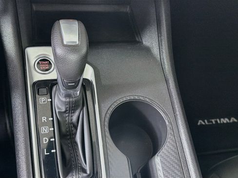 Used 2025 Nissan Altima 2.5 SV FWD image 23