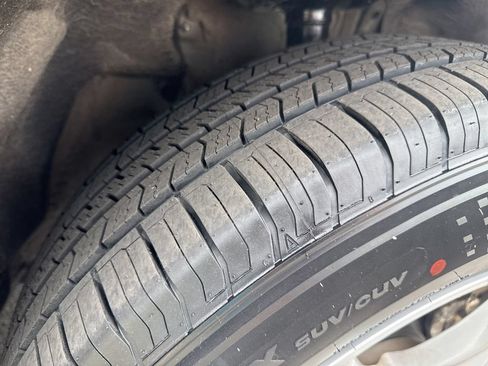 Certified 2025 Toyota Highlander LE FWD image 50