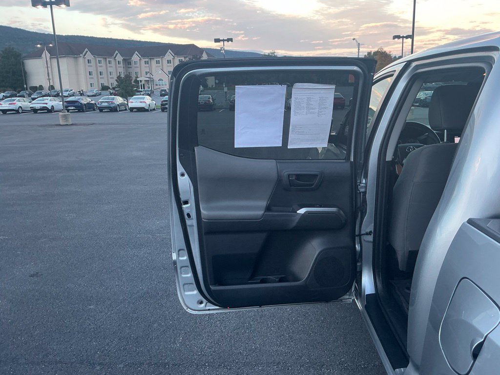 Certified 2023 Toyota Tacoma SR5 AWD/4WD image 23