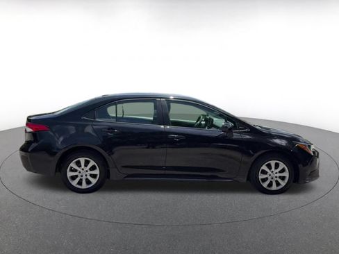 Used 2025 Toyota Corolla LE FWD image 17