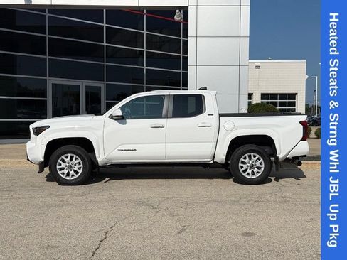 Used 2024 Toyota Tacoma SR5 AWD/4WD image 6
