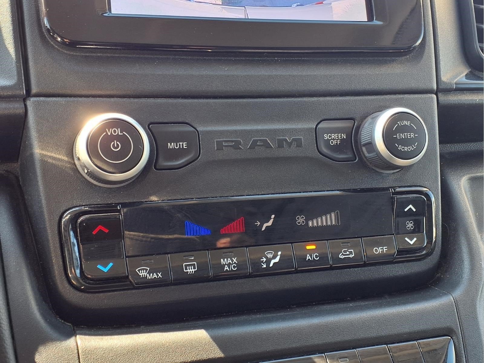 Used 2023 RAM ProMaster 2500 FWD image 12