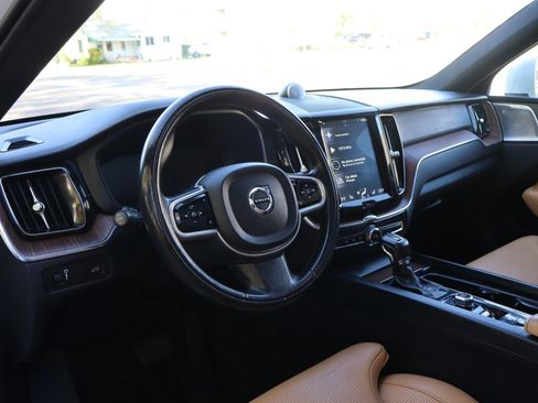 Used 2019 Volvo XC60 T5 Inscription w/ Protection Package AWD/4WD image 15