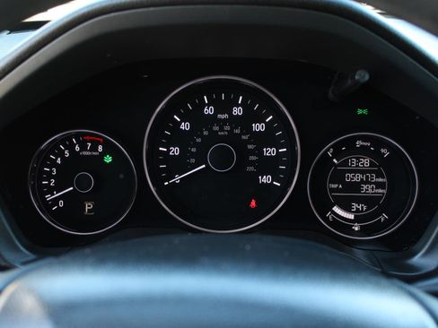 Used 2017 Honda HR-V LX image 11