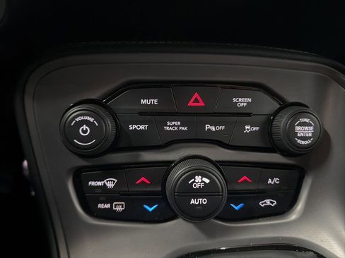 Used 2023 Dodge Challenger R/T w/ Plus Package image 29