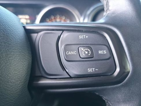 Used 2022 Jeep Wrangler Unlimited Sport image 15