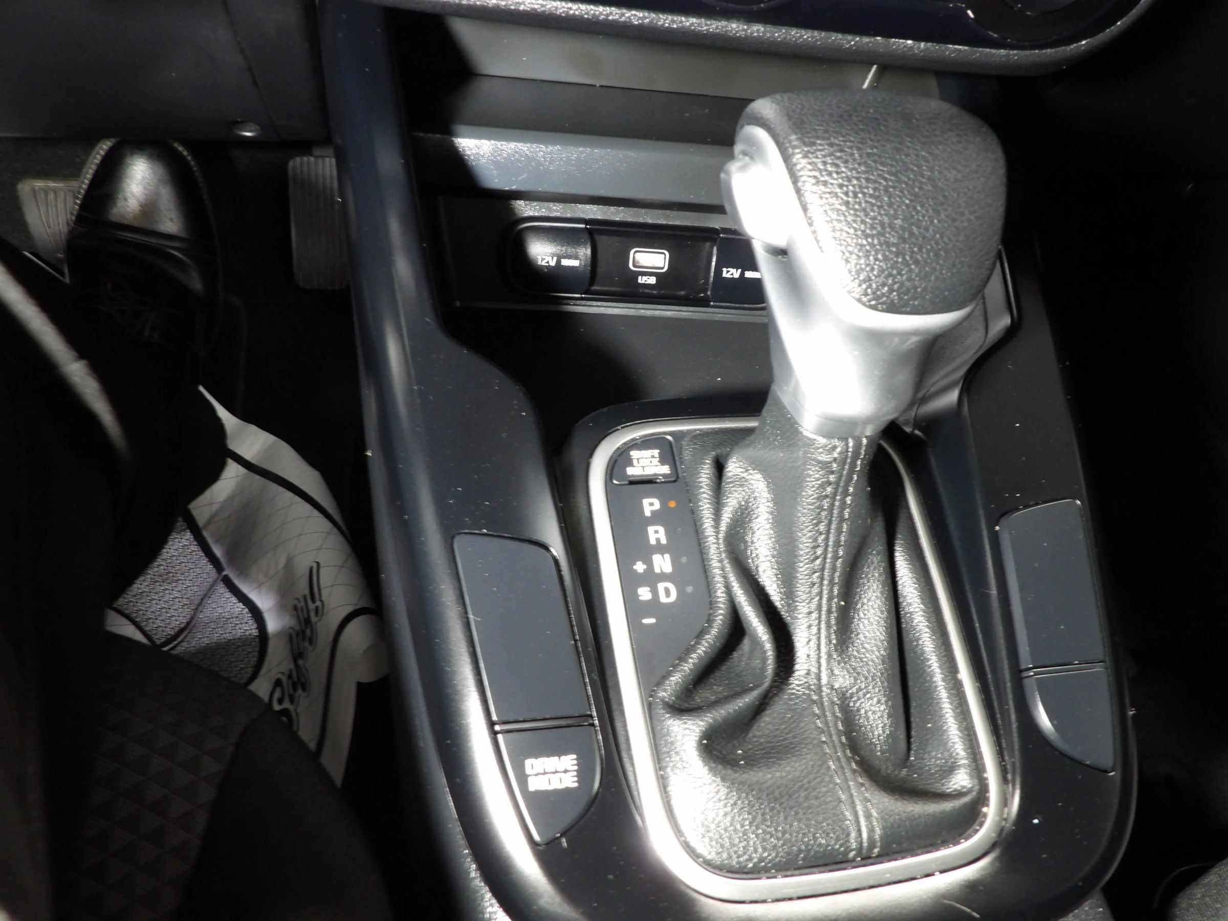 Used 2025 Kia Soul LX FWD image 12