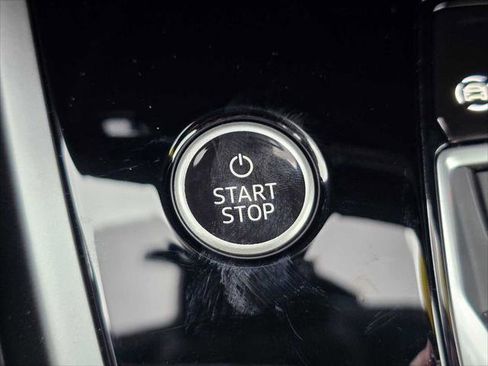 Used 2024 Audi Q4 e-tron Premium Plus image 34