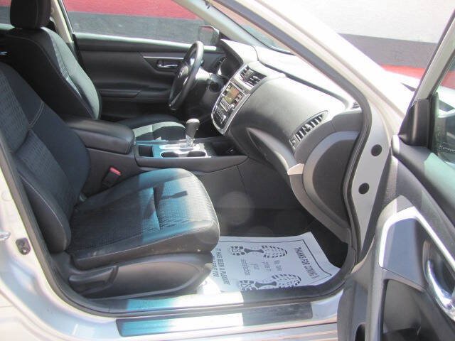 Used 2017 Nissan Altima 2.5 S w/ Power Driver Seat Package FWD image 12