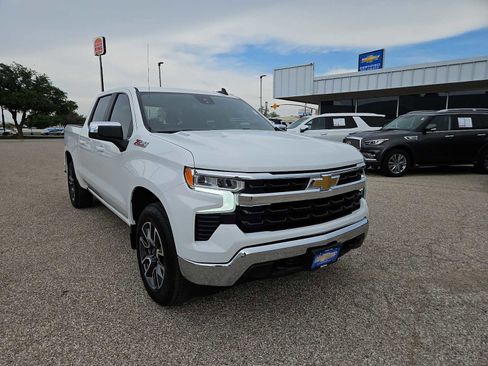 Used 2023 Chevrolet Silverado 1500 LT w/ Z71 Off-Road Package image 2