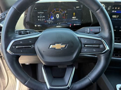 Used 2025 Chevrolet Equinox LT w/ Convenience Package II FWD image 18