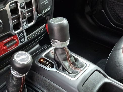 Used 2023 Jeep Gladiator Rubicon w/ LED Lighting Group AWD/4WD image 16