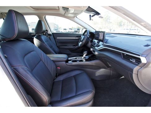 Used 2024 Nissan Altima 2.5 SR w/ SR Premium Package image 26