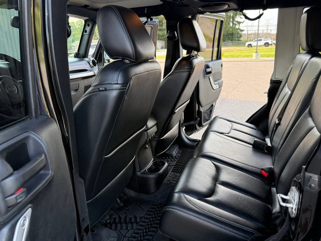 Used 2014 Jeep Wrangler Unlimited Sahara w/ Max Tow Package AWD/4WD image 25