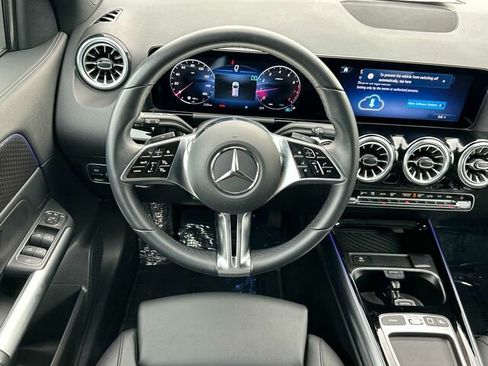 Used 2025 Mercedes-Benz GLA 250 image 18