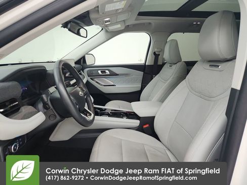 Used 2025 Ford Explorer Platinum w/ Ultimate Package RWD image 18