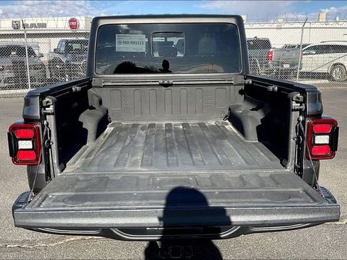 Used 2022 Jeep Gladiator Rubicon w/ LED Lighting Group AWD/4WD image 30
