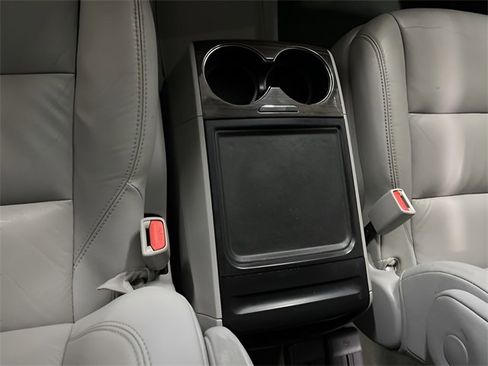 Used 2017 Toyota Sienna XLE image 17