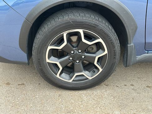 Used 2014 Subaru Crosstrek 2.0i Limited AWD/4WD image 3