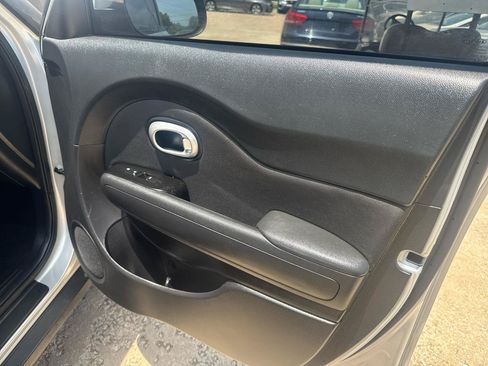 Used 2015 Kia Soul FWD image 19