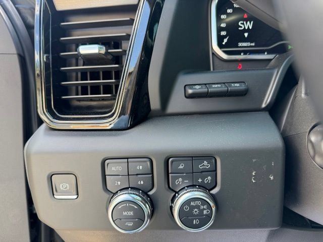 Used 2022 GMC Sierra 1500 AT4X AWD/4WD image 23