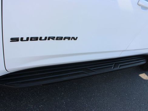 Used 2021 Chevrolet Suburban RST RWD image 21