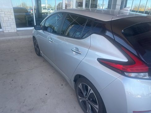 Used 2021 Nissan Leaf SV image 10