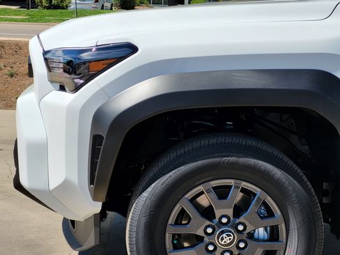 Certified 2026 Toyota 4Runner SR5 AWD/4WD image 6