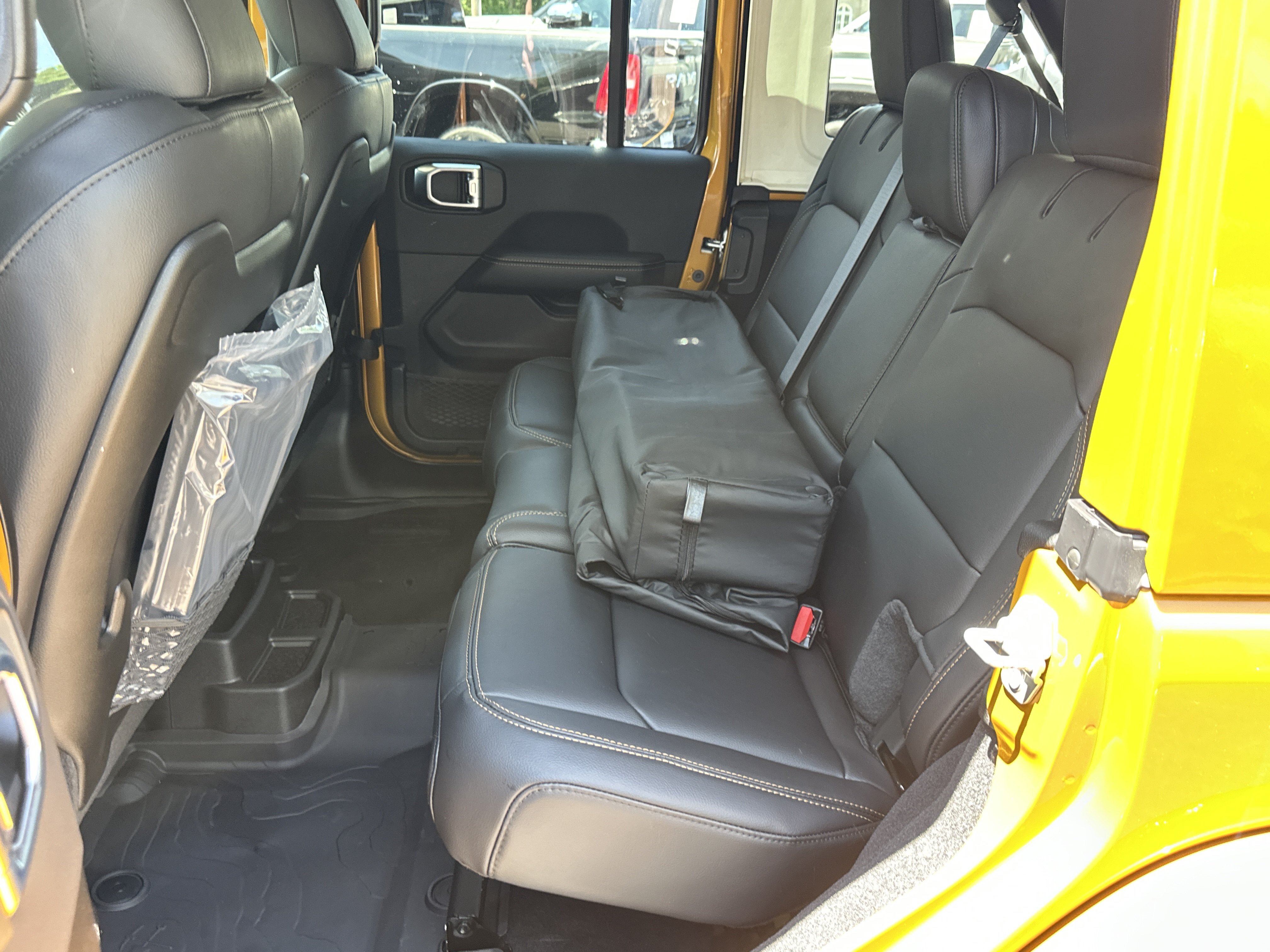 New 2026 Jeep Wrangler Unlimited Sahara AWD/4WD image 28