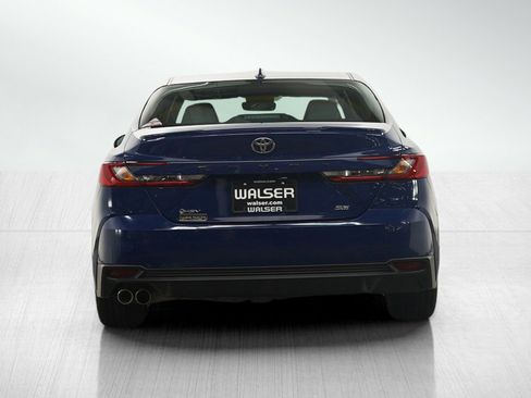 Used 2025 Toyota Camry SE image 4