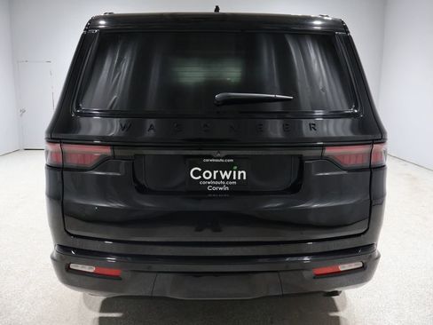 Used 2024 Jeep Wagoneer Series II w/ Convenience Group I image 3