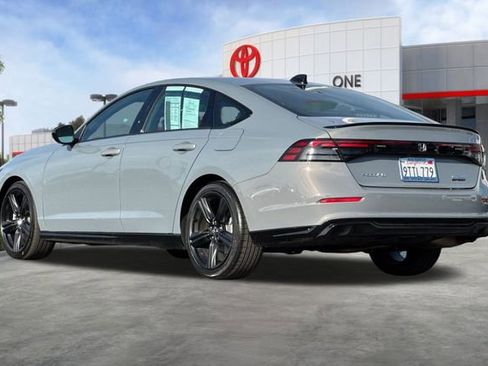 Used 2025 Honda Accord Sport image 6