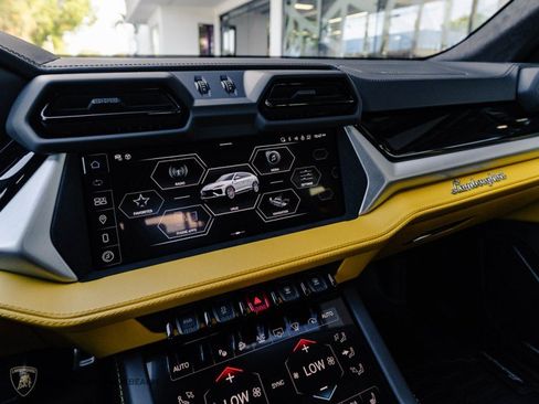 Used 2025 Lamborghini Urus S AWD/4WD image 10