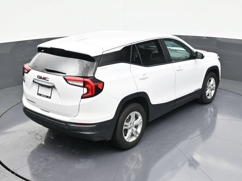 Used 2022 GMC Terrain SLE FWD image 16