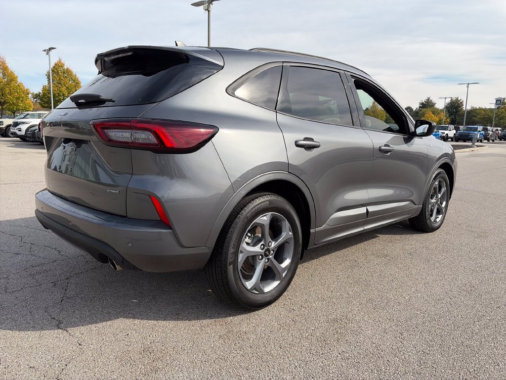 Used 2023 Ford Escape ST-Line w/ Equipment Group 301A FWD image 9