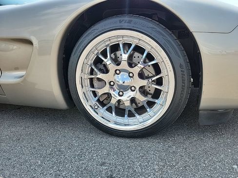 Used 1999 Chevrolet Corvette Coupe w/ Lighting Pkg RWD image 3