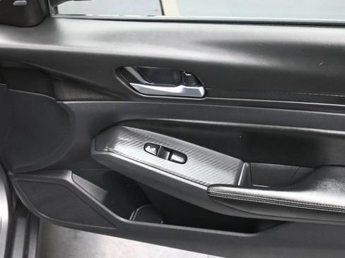 Used 2024 Nissan Altima 2.5 SV FWD image 38