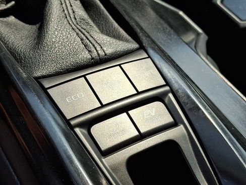Used 2025 Toyota Camry LE FWD image 25