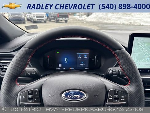 Used 2025 Ford Escape ST-Line w/ Equipment Group 301A image 6