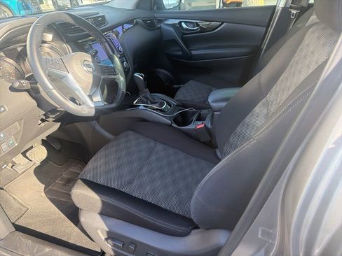 Certified 2022 Nissan Rogue Sport SV FWD image 9