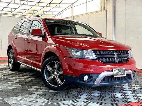 Used 2016 Dodge Journey Crossroad w/ Popular Equipment Group FWD image 1
